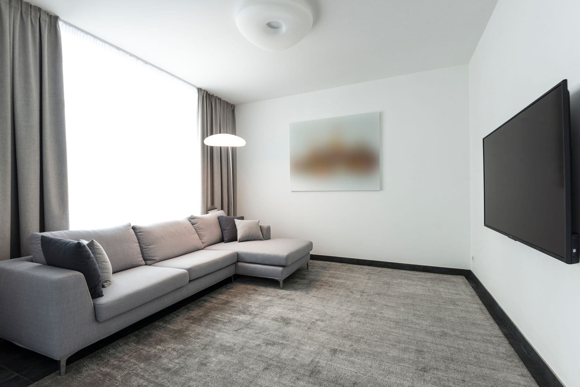 How to Choose a Rug That Anchors the Room